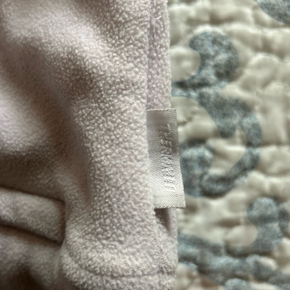 Nike Girls Lavender Therma-Fit Fleece Vest - Picture 3 of 5